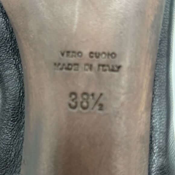 AGL Attilio Giusti Leombruni Cap Toe Pump - Picture 9 of 9